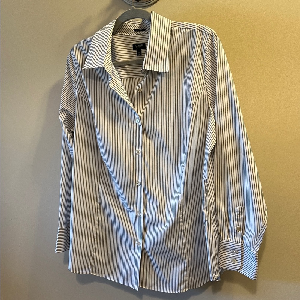Talbots Men's Blue and White Striped Dress Shirt 14W wrinkle resistant